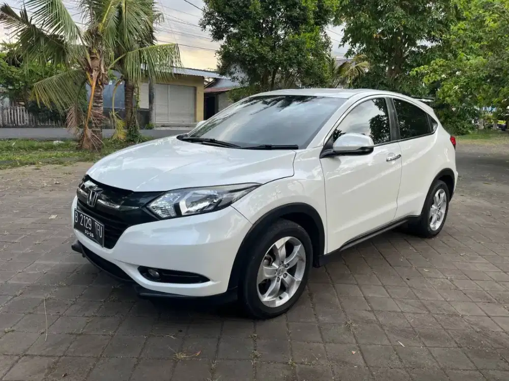 Honda HRV 1.5 E CVT Putih 2016