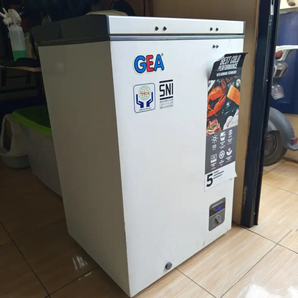 Freezer gea kapasitas 100L