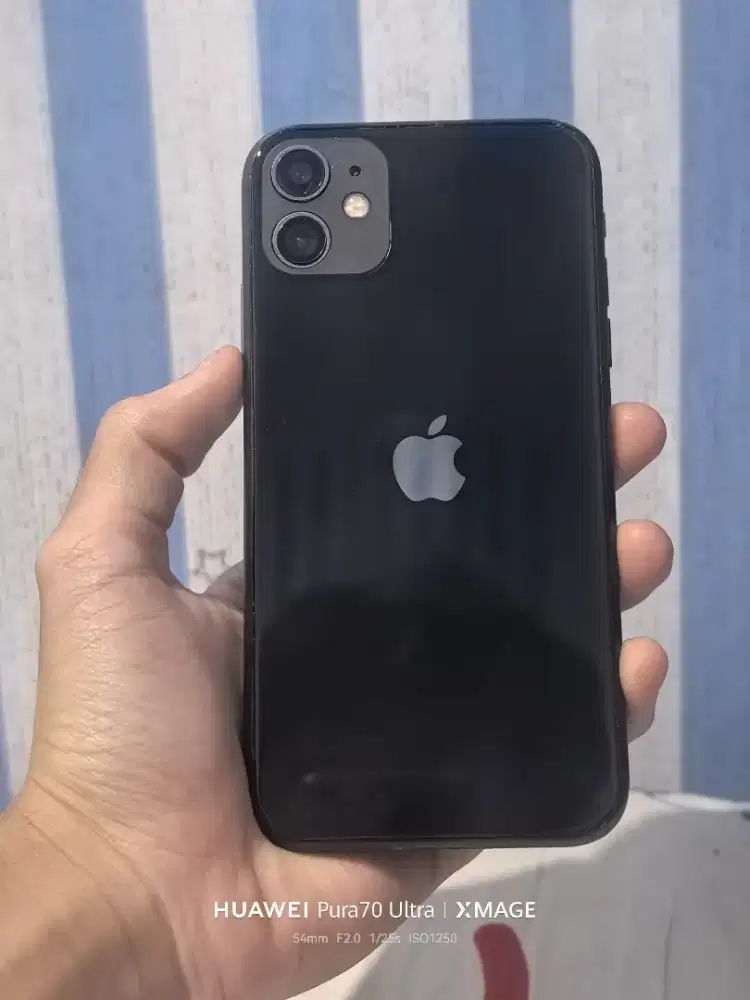 iPhone 11 64Gb black jual cepat
