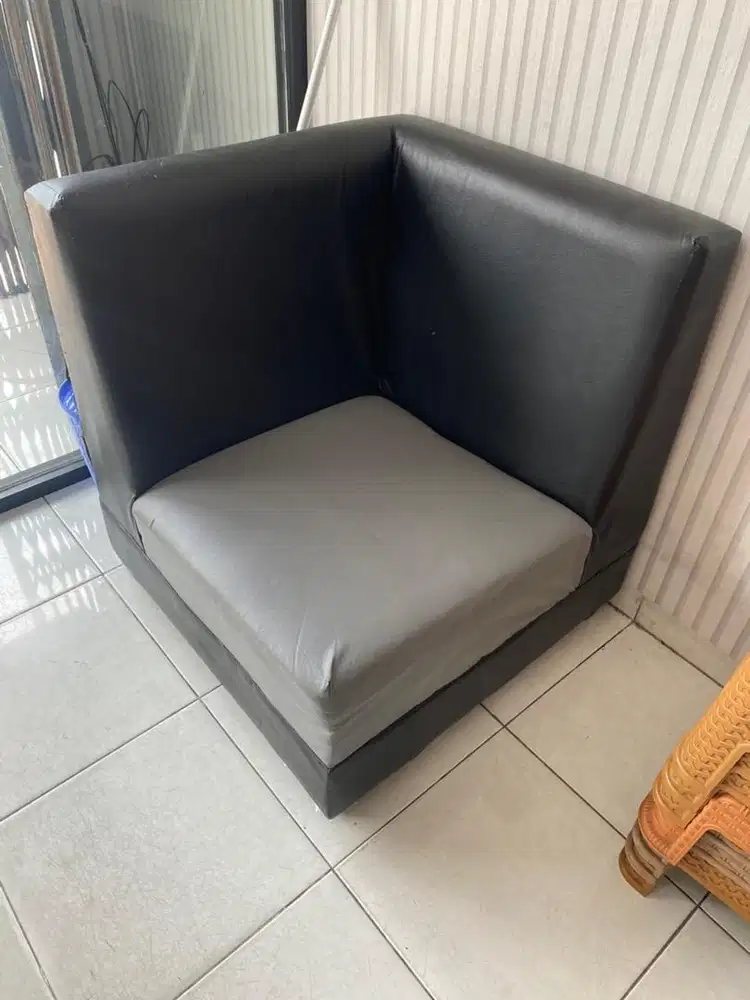 Dijual perabot sofa cuma 1 bagian