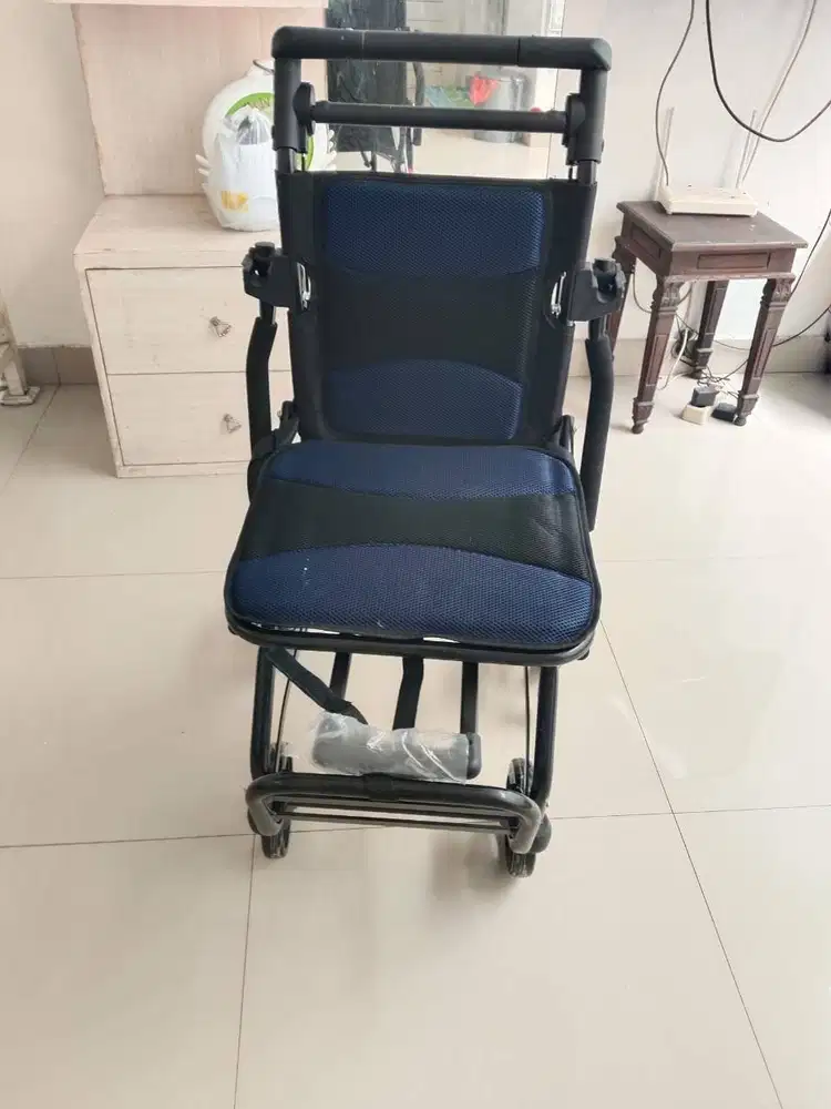 Di jual Kursi Roda Merk Onemed, belum sempat di pakai