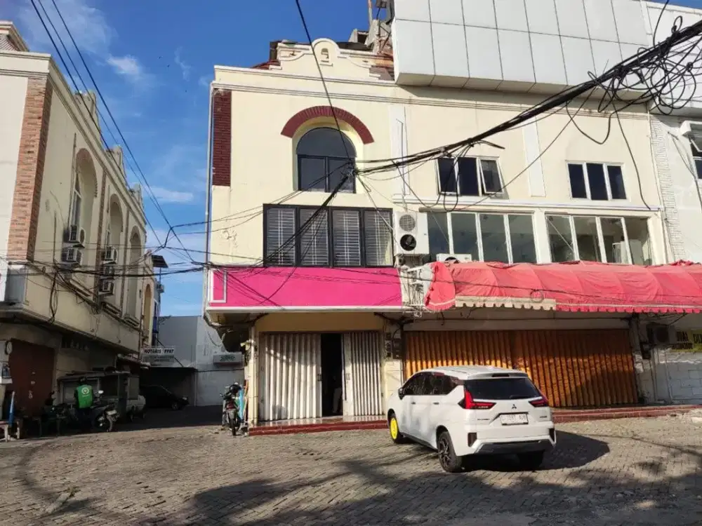 DISEWAKAN RUKO 3 LANTAI DI KOMPLEK RUKO JL. RAYA GUBENG SURABAYA PUSAT (Posisi Hook)
