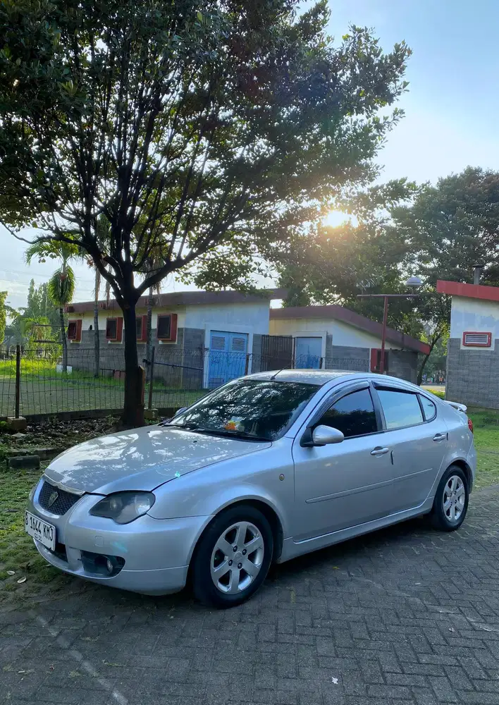 Proton Gen2 2010 Bensin