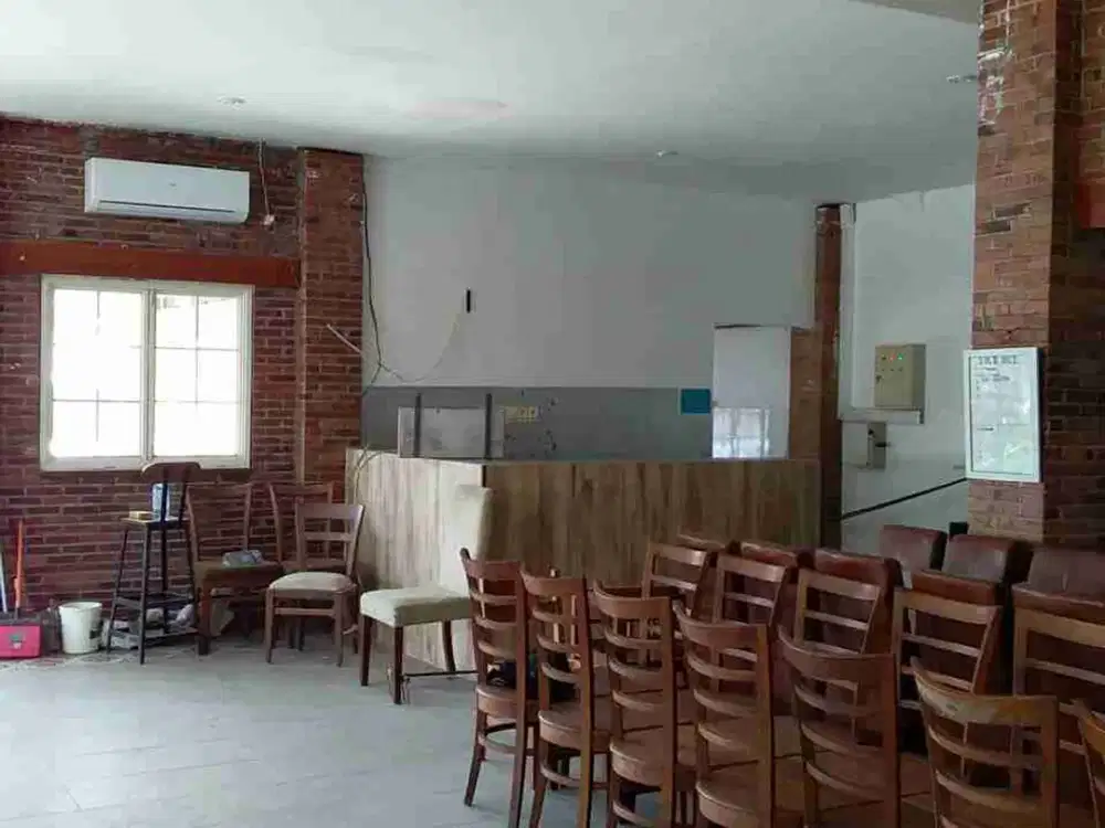 Disewakan rumah cck utk kantor resto klinik jl padmosusastro dkt indragiri