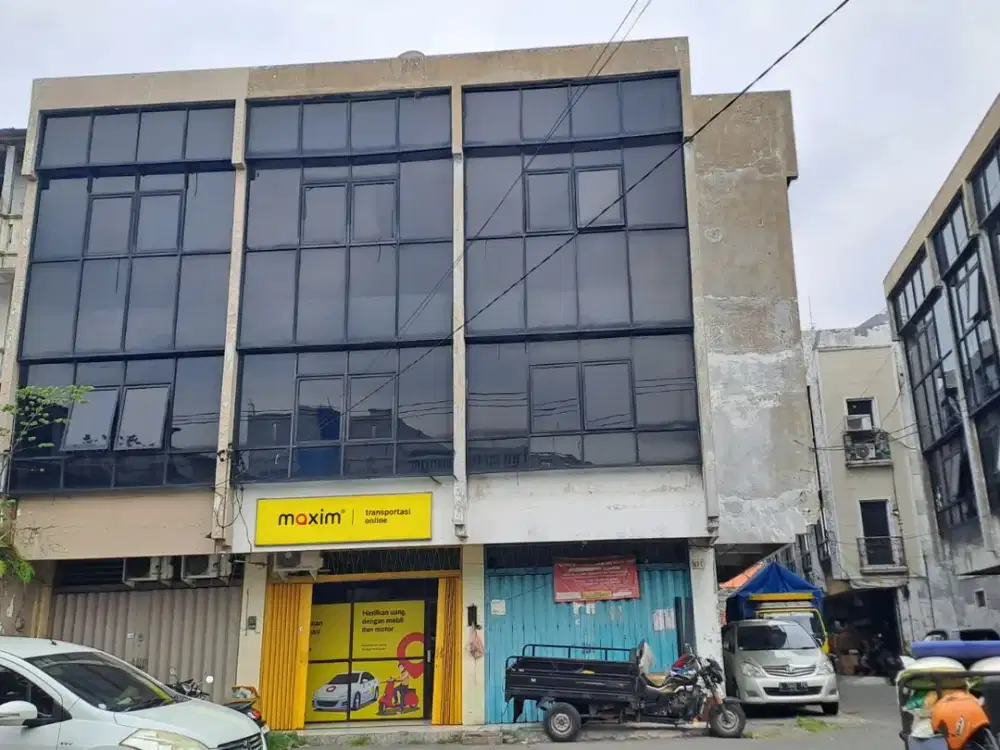 RUKO DI KOMPLEK MEGAH RAYA JALAN NGAGLIK 61-63, TAMBAKREJO, SURABAYA