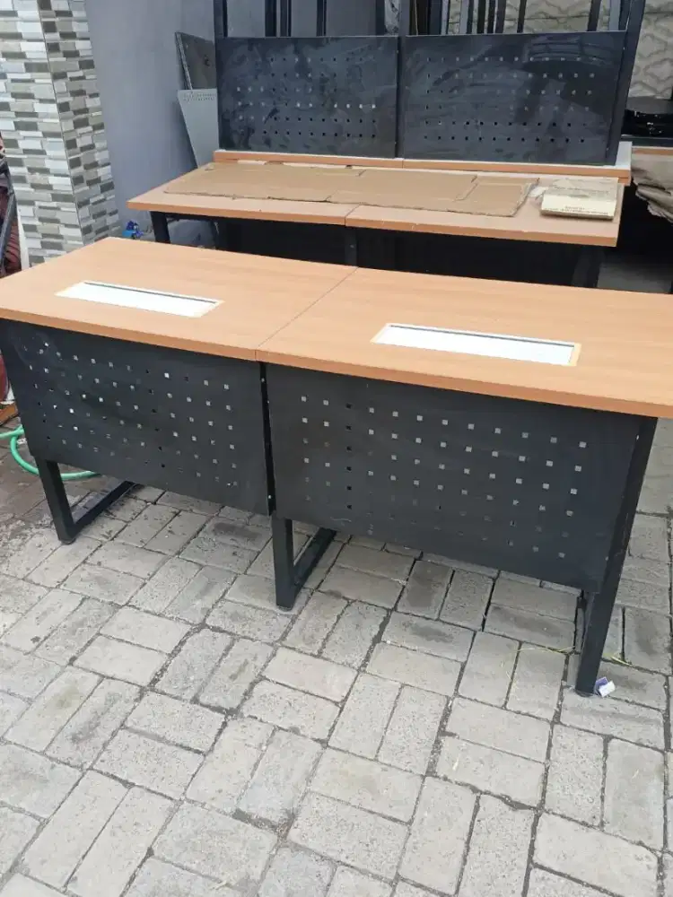 Meja kerja dobel, dr partikelboard rangka besi, bekas bagus kokoh, sip
