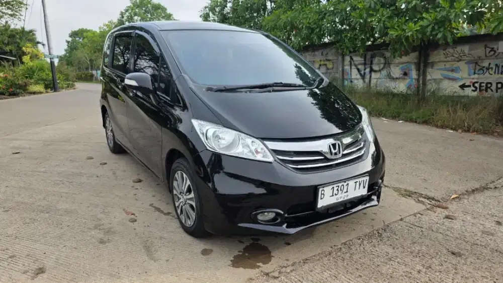 Freed 1.5 E PSD 2014 matic pjk pjg bln 9 km asli 77rb fullset orisinil