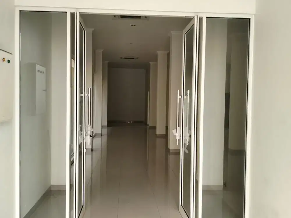 Disewakan Gedung Baru 4 Lantai siap pakai di Jl. Embong Cerme - Surabaya Pusat