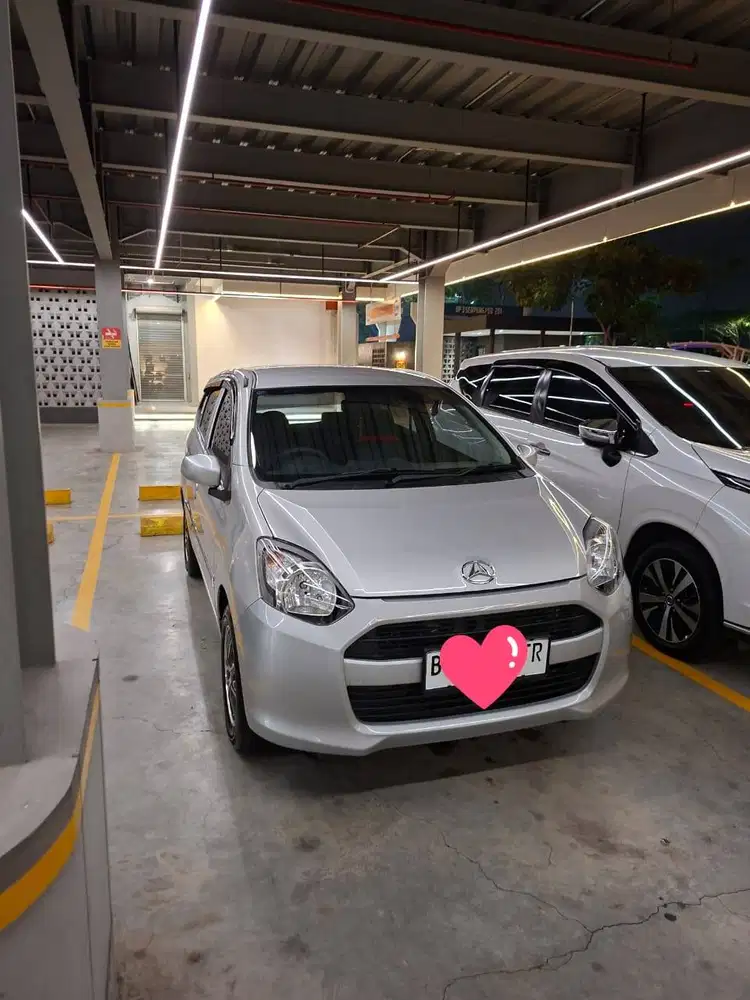 Daihatsu Ayla 1.0 M 2015 Silver Manual Very Low KM Pajak Panjang