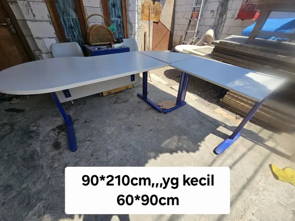 Meja kerja leter L, dr partikelboard rangka besi, bekas bagus, mulus