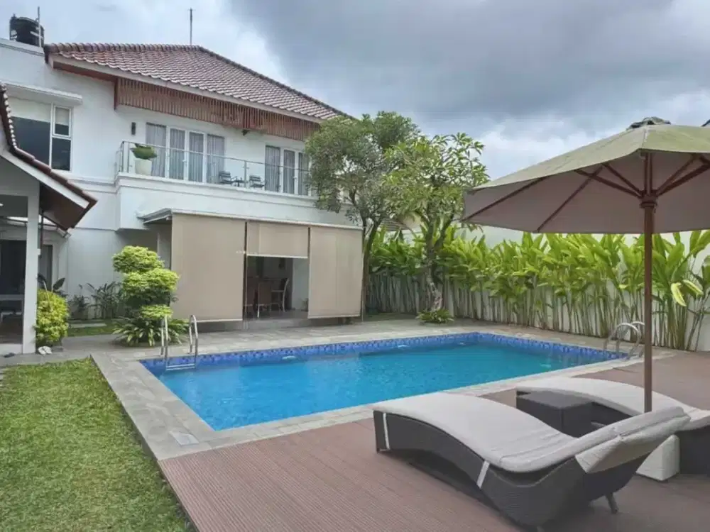 RUMAH RASA VILLA MEWAH PRIVATE POOL FULL FURNISHED DI JOGJA UTARA SELANGKAH KE JALAN DAMAI LINGKUNGAN NYAMAN
