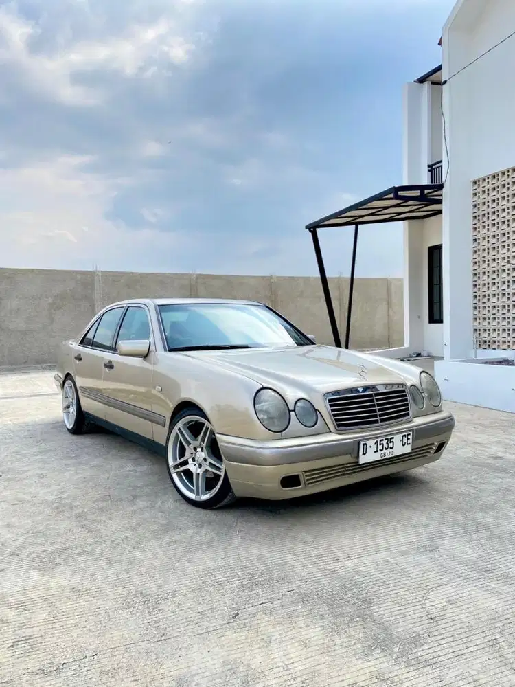 Mercedes-Benz W210 E230 1996 New Eyes Ganteng Sehat Pajak Hidup 2028