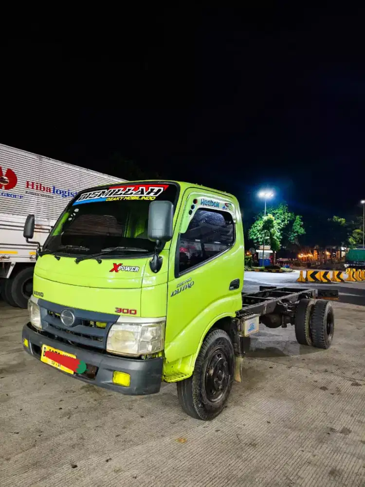 Hino Dutro 130 HD pakean pribadi