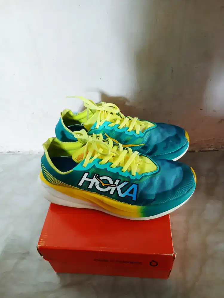 Jual sepatu HOKA original size 43