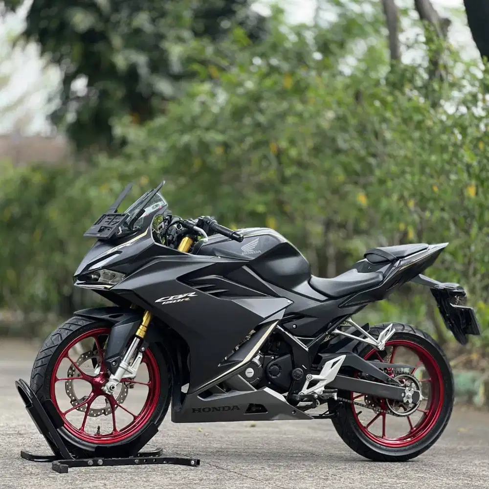 HONDA NEW CBR 150R NON ABS HITAM 2022 KM 9K PAJAK PANJANG KAYAK BARU