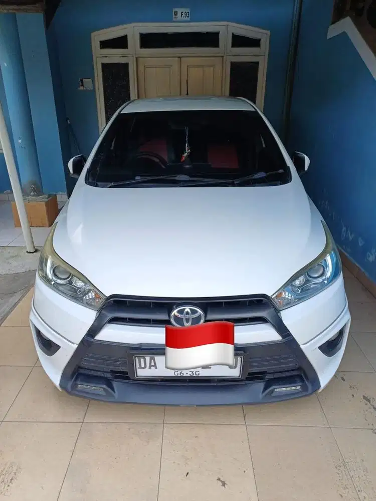 Toyota Yaris 2015 AT
