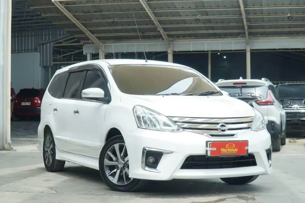 Nissan Grand Livina HWS Matic AT 2017 Putih DP minim 25 juta