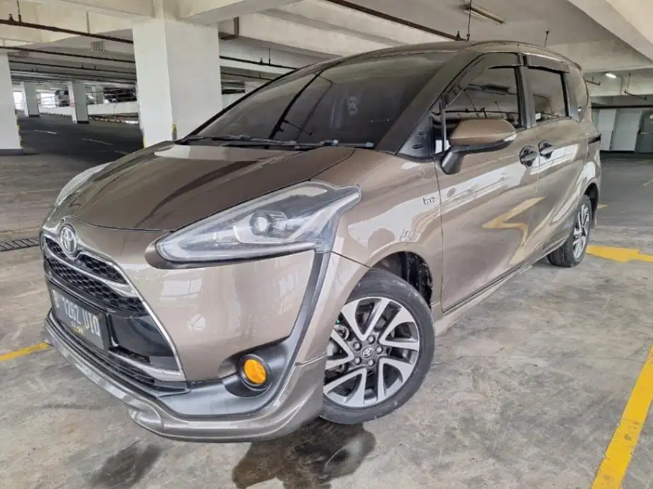 DP RENDAH Toyota Sienta 1.5 Q Bensin-AT 2016 UIQ