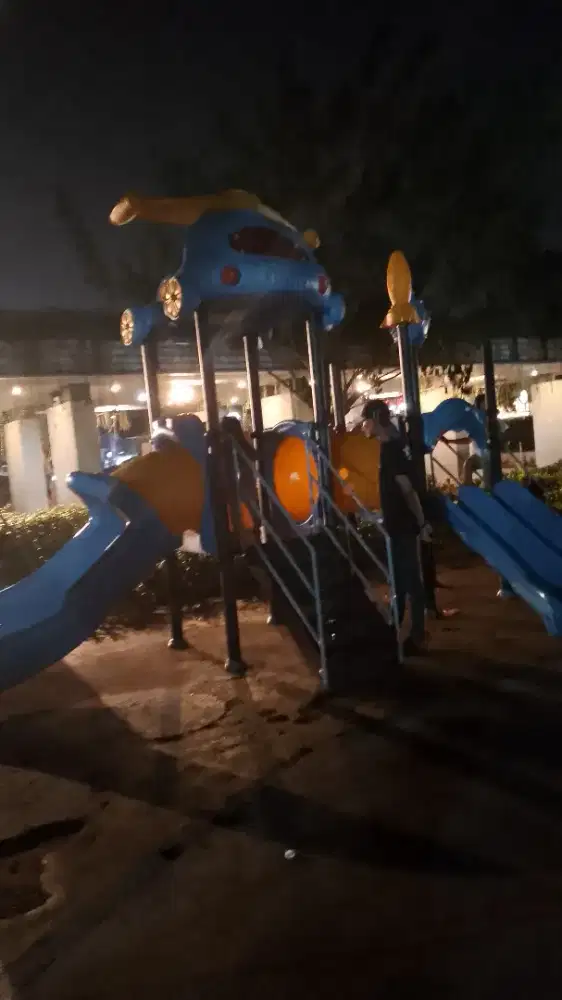 Pengasuh anak momong anak