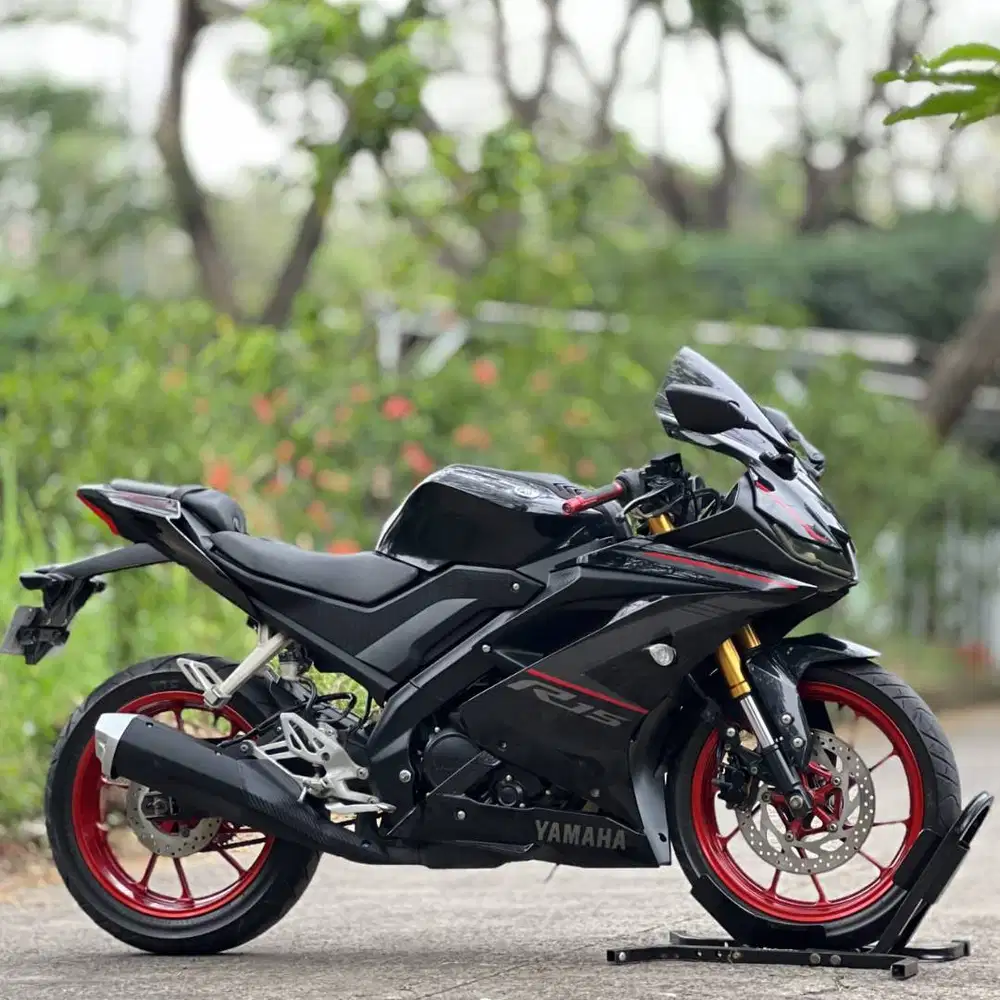 YAMAHA YZF R15 V3 BLACK 2019 KM LOW PAJAK PANJANG SIAP NGEBUT