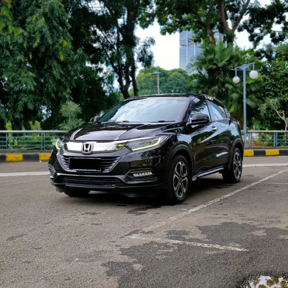 HR-V SE matic 1.5 tahun 2020 warna hitam