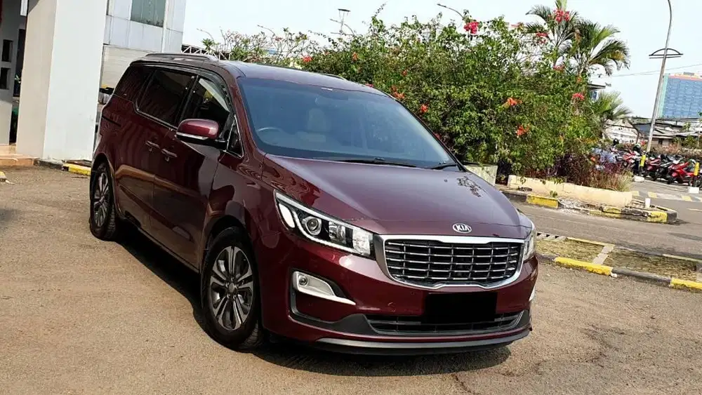 Kia Grand Sedona 2.2 CRDI Diesel Sunroof AT 2018 Merah Low Km