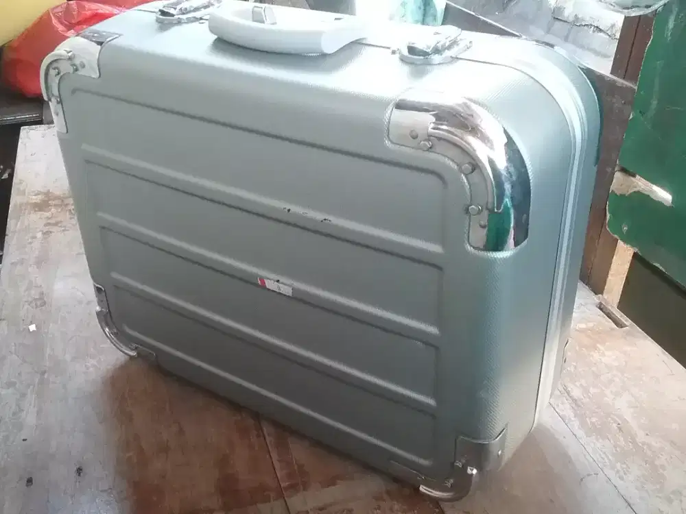 Koper Krisbow minimalis