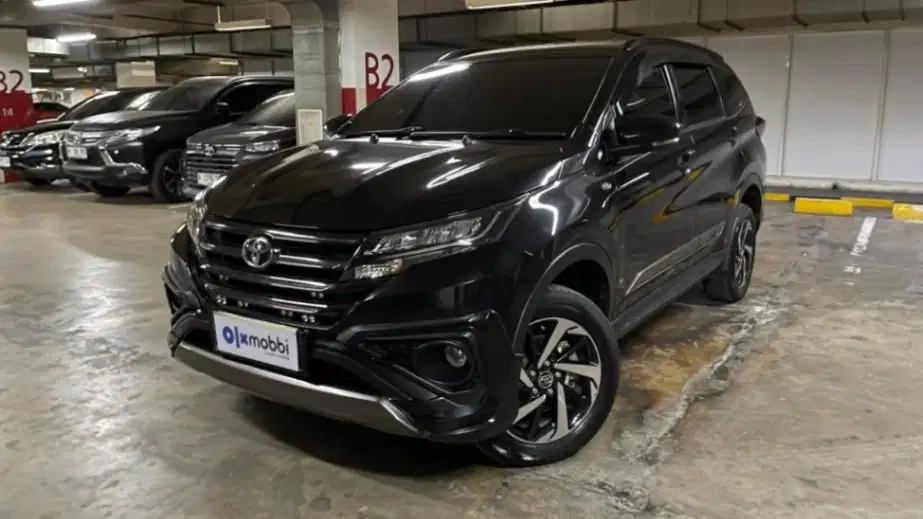 Like New TDP 12JT - Toyota Rush 1.5 GR Sport Bensin-MT 2022 Hitam