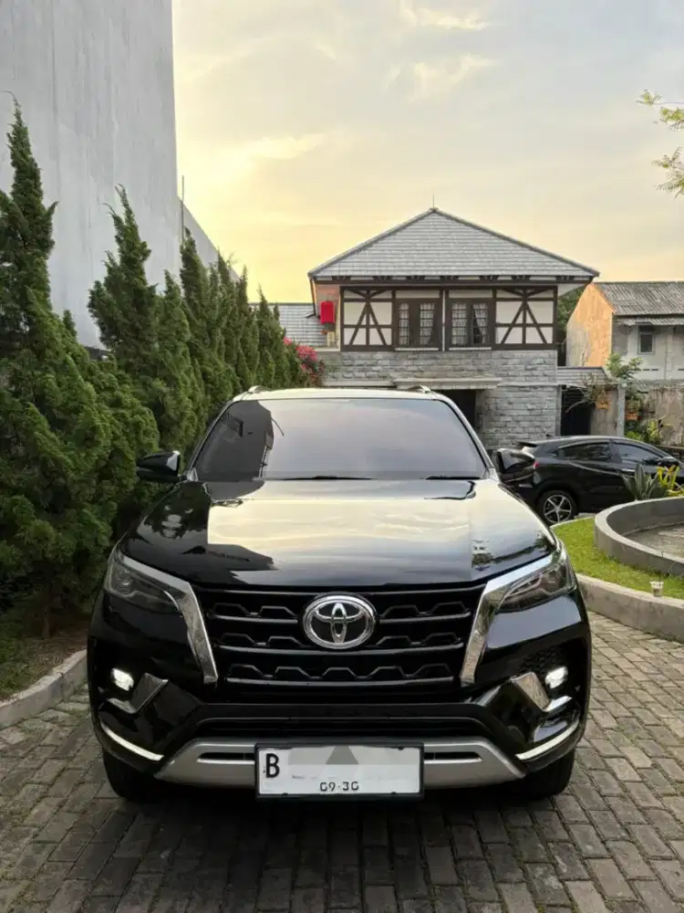 TOYOTA FORTUNER VRZ 2.4 SOLAR AT 2021