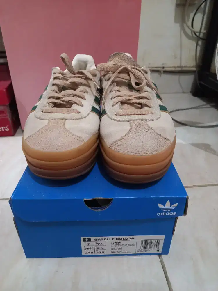 Sepatu adidas gazelle bolt original