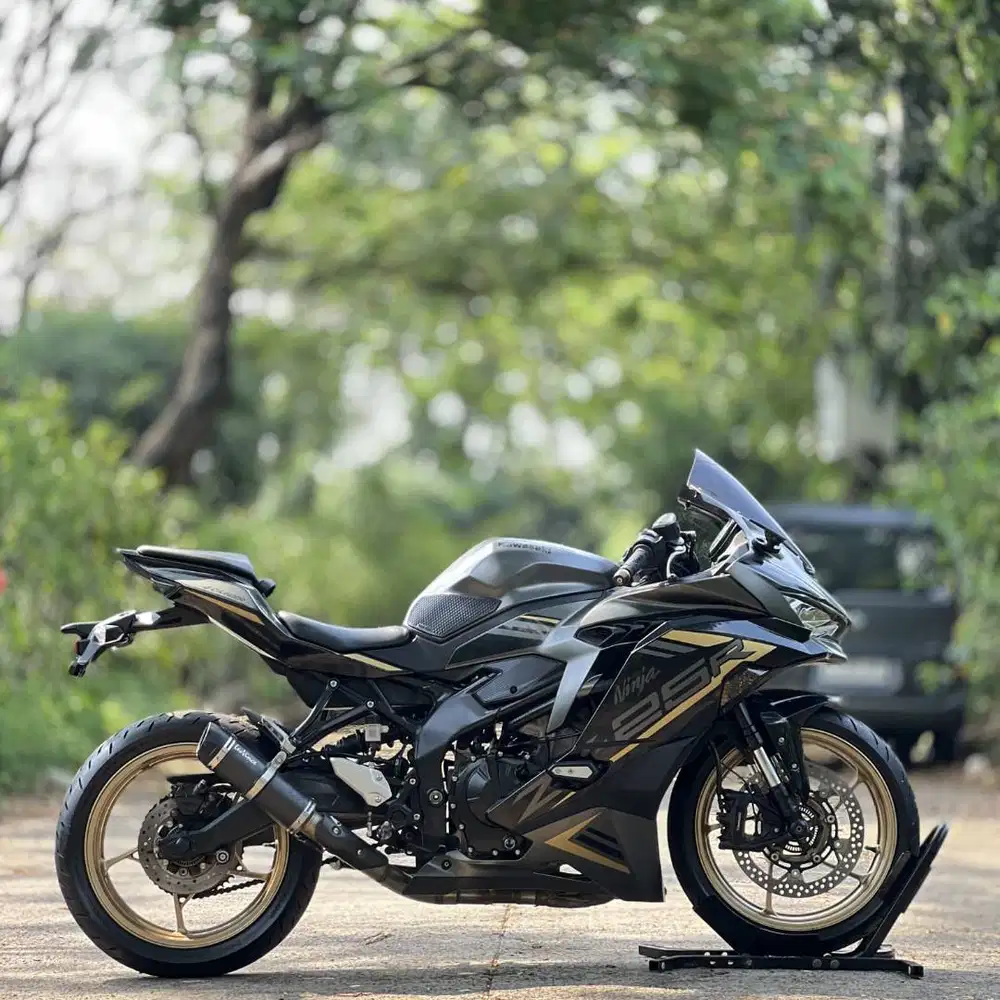 KAWASAKI ZX25R ABS SE GREY 2022 KM RENDAH PAJAK PANJANG NO MINUS