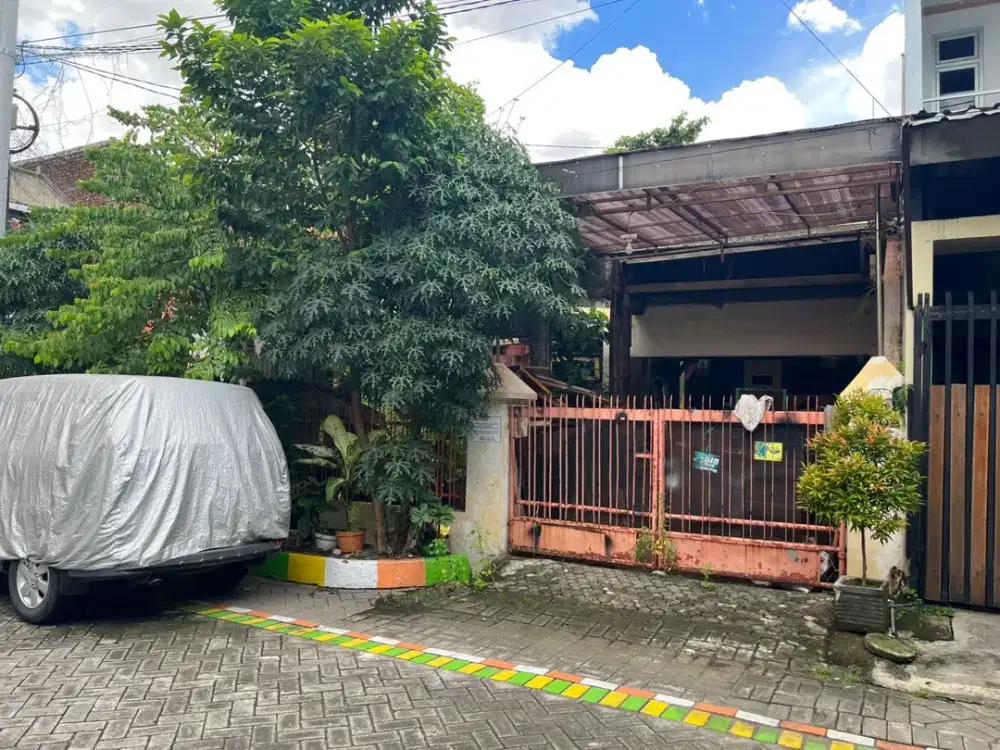 RUMAH DI JALAN DUKUH KUPANG TIMUR XII A NO 2B, SURABAYA