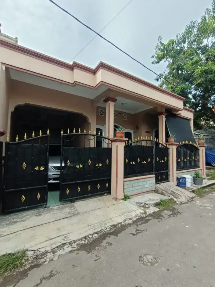 Rumah estetik 2lantai full furniture lokasi strategis