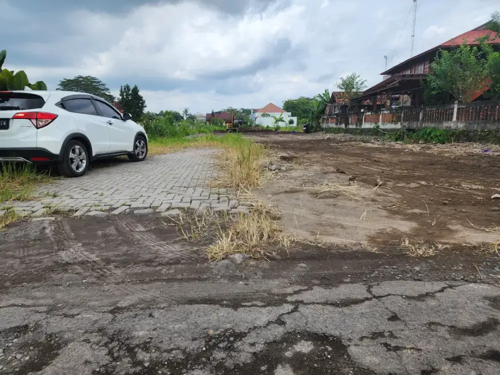 Utara Jalan Damai, tanah Sleman Jogja, dekat Sleman City Hall