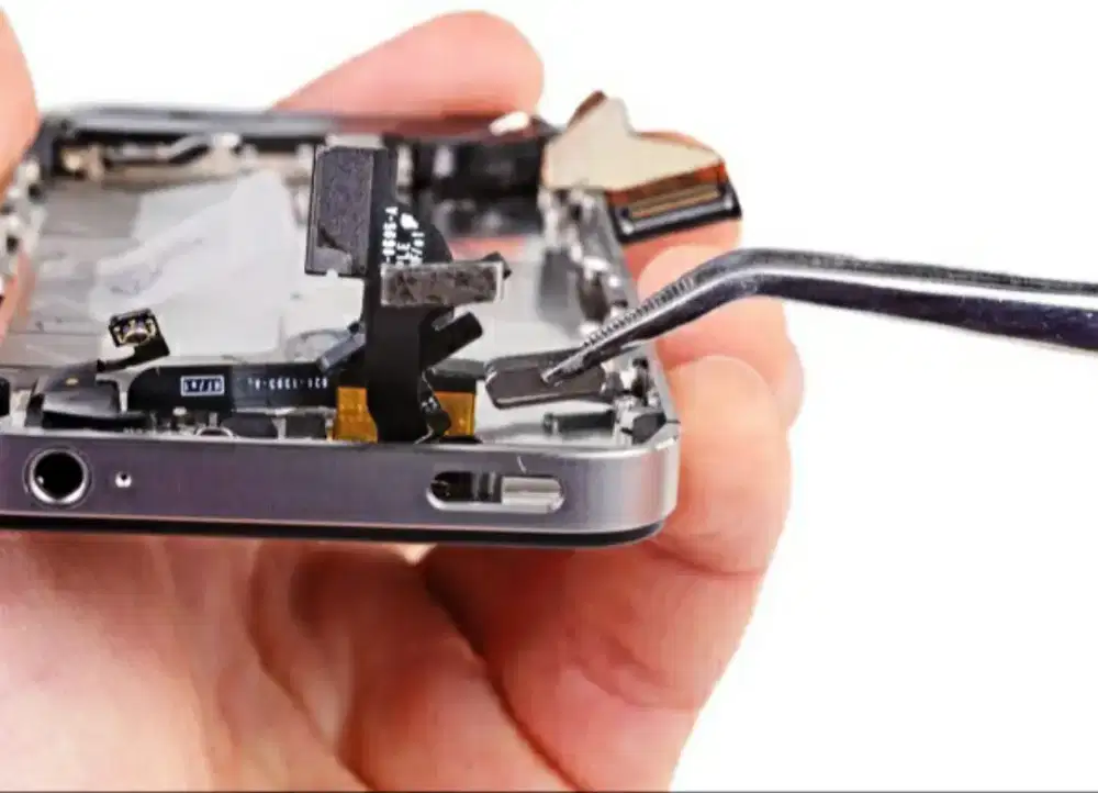 HOME SERVICE GANTI LCD, BATERAI, CONECTOR, HOUSING HANDPHONE SURABAYA