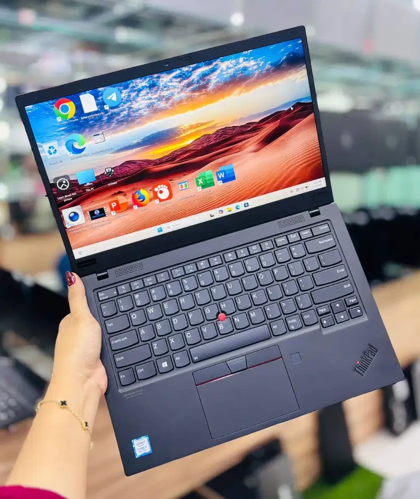 Laptop Lenovo Thinkpad X1 Carbon Core i7 gen8 Ram 16Gb  14inch N-DC