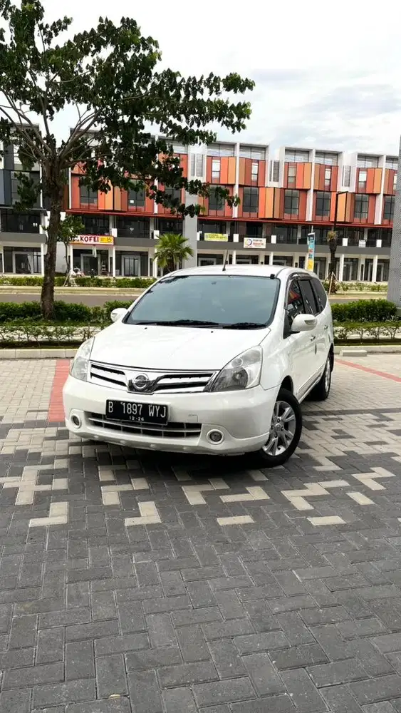 Nissan Grand livina 2011 Bensin
