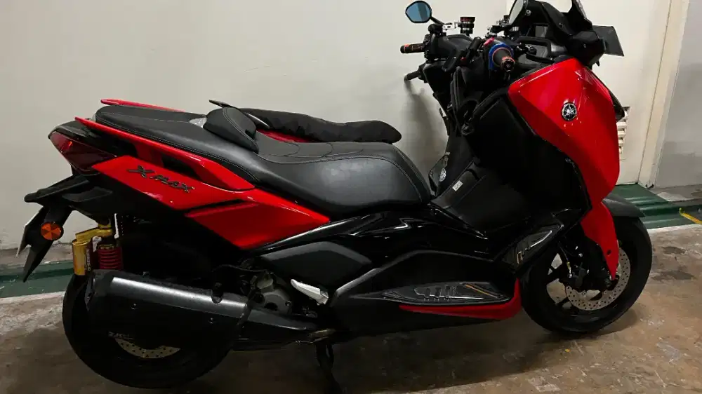 XMAX 250 ( TANGAN PERTAMA)