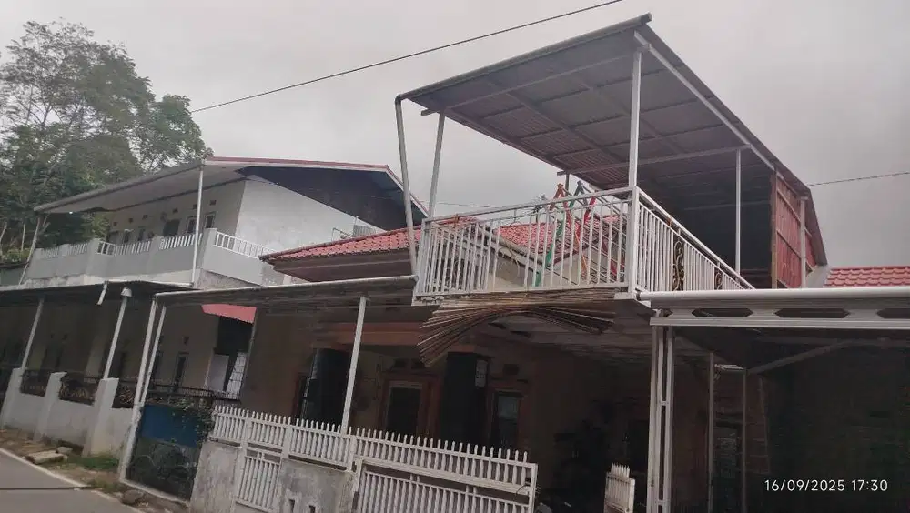 Rumah Unik, Pagar Tinggi, Full Canopy, Ruang Sholat