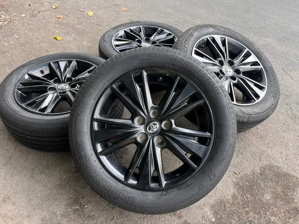 Velg ori toyota innova venturer R17