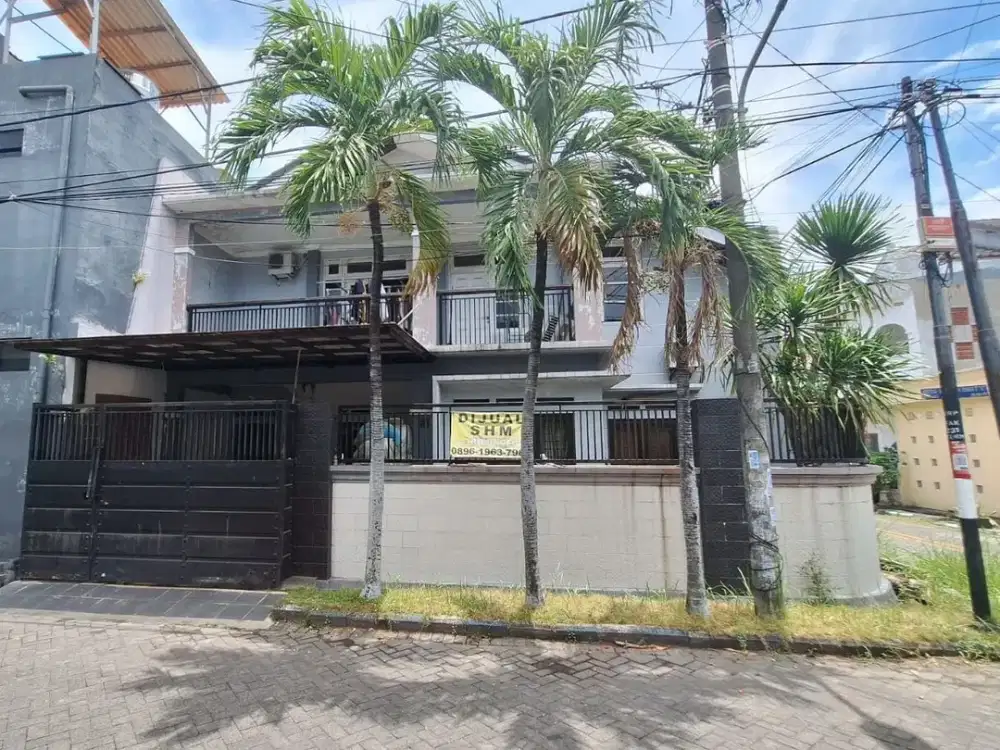 RUMAH DI JALAN KEBRAON SURABAYA