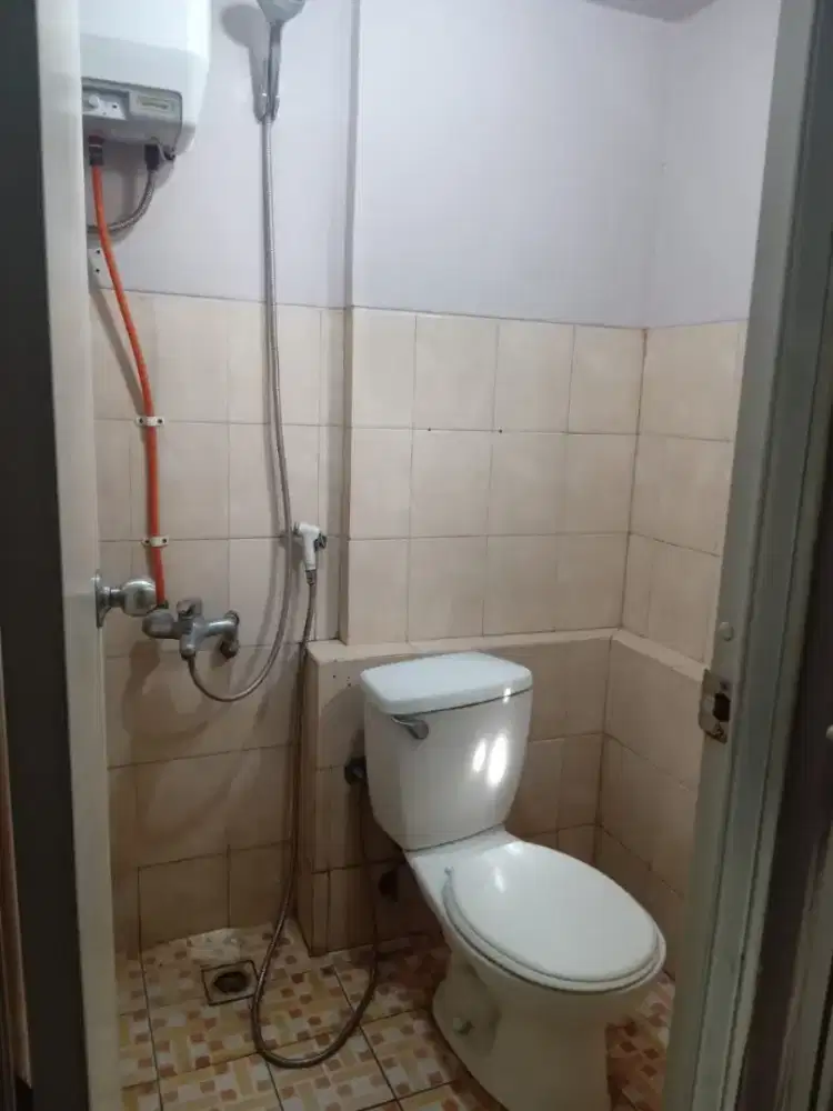 Disewakan apartemen tipe studio bersih murah jakarta barat