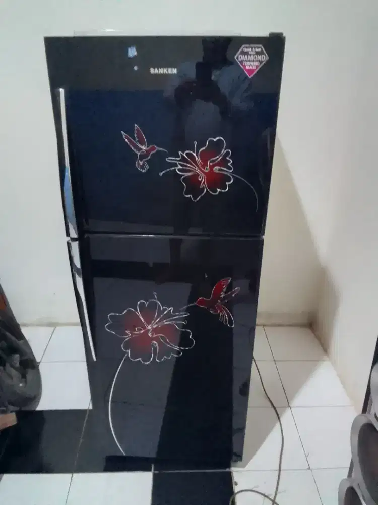 Kulkas 2 pintu sanken mesin di jamin orsinil