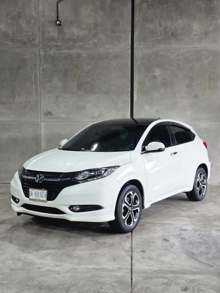 HRV 1.8 prestige 2017 km 17 asli bali istimewa