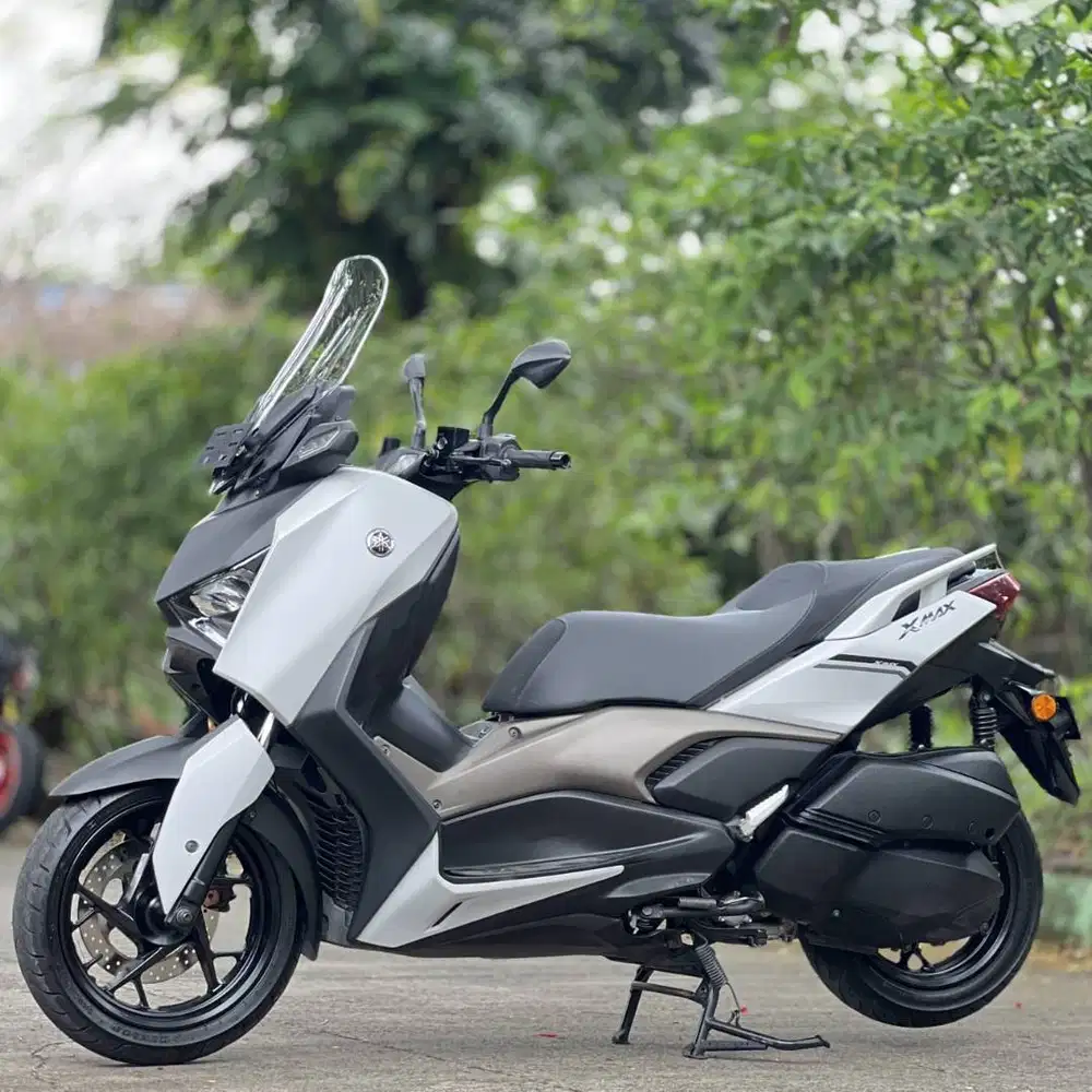 YAMAHA NEW XMAX 250 ABS CONNECTED GREY 2023 KM LOW PAJAK ON FULL MULUS