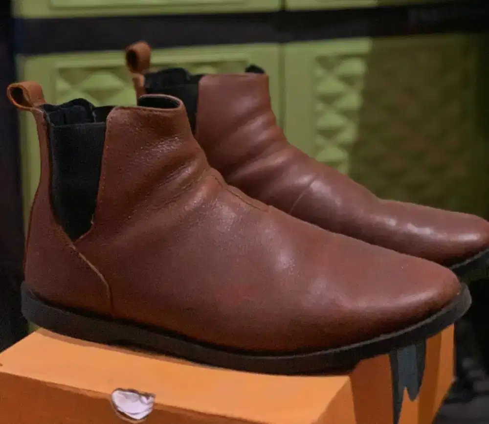 Brodo Chelsea Boots size 40