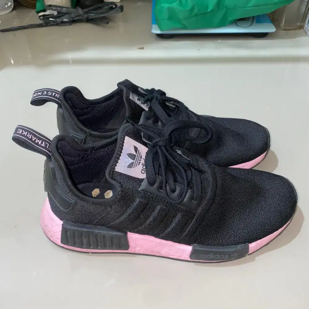 Sepatu Adidas NMD R1 Black True Pink Original