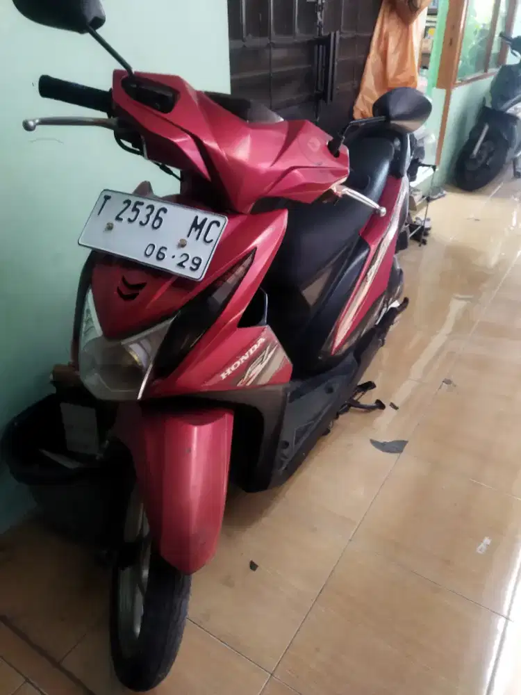 Honda Beat injeksi Th 2014 Orsinilan Siap Pakai Plat T Karawang