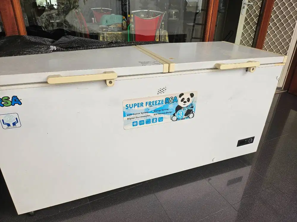 Freezer 2 pintu like new