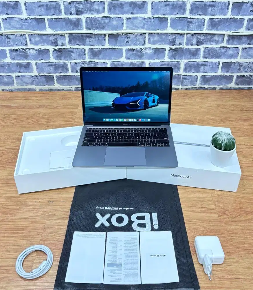 MacBook Air 13” 2019, Mulus Like New